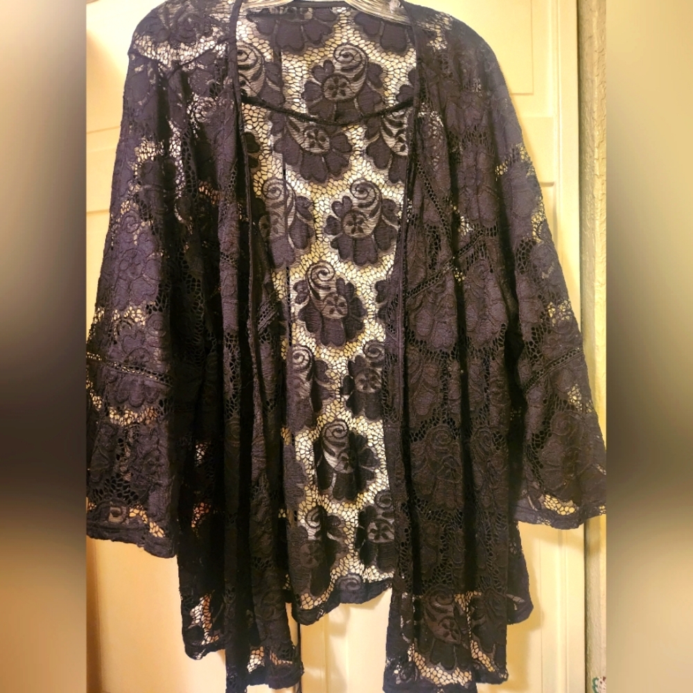 Black lace floral, 3/4 bell sleeve kimono